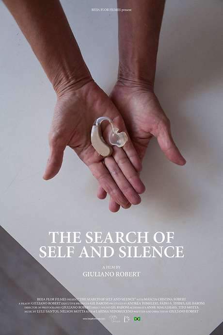 The film explores the challenges of communication between a hearing mother and her deaf son. Through the mother's experiences, filmmaker Giuliano Robert investigates the emergence of non-communication, which can arise from conflict, language barriers, or cultural differences. The documentary seeks to understand the impact of limited information and access on various forms of expression and the search for connection within a unique cultural environment.